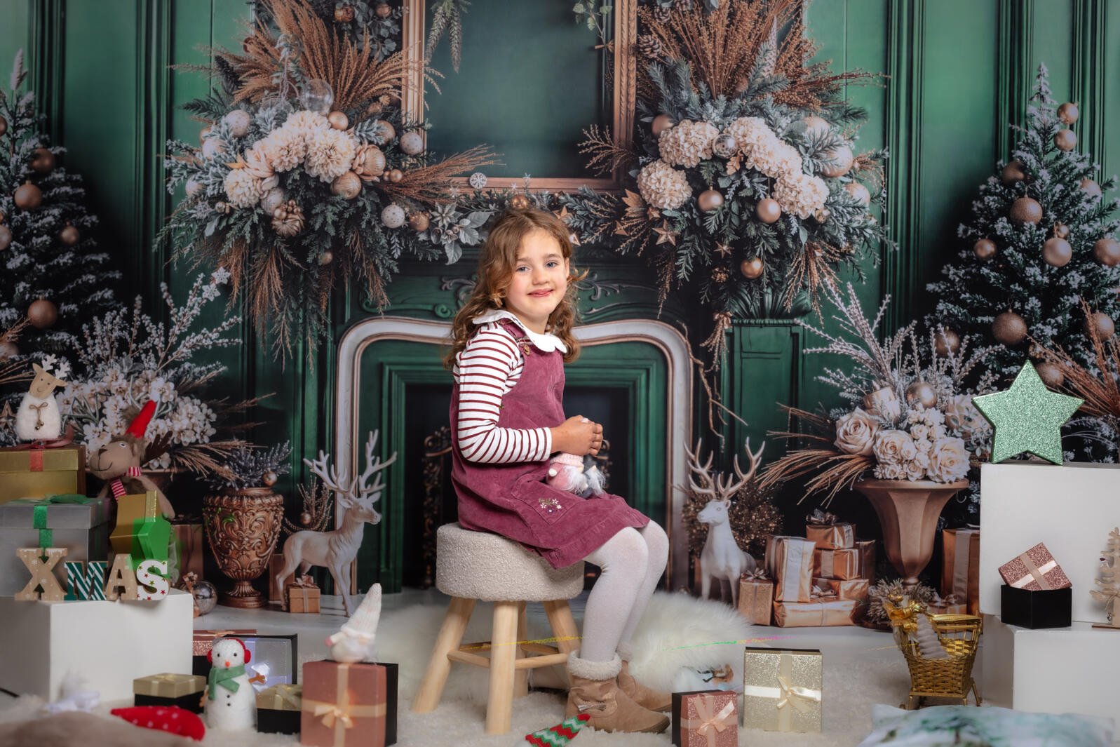 Mini séance Noel studio photo 2023 décor enfant bébé famille